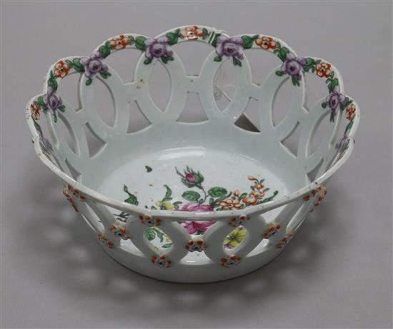 A Worcester polychrome basket, c.1770, diameter 21cm